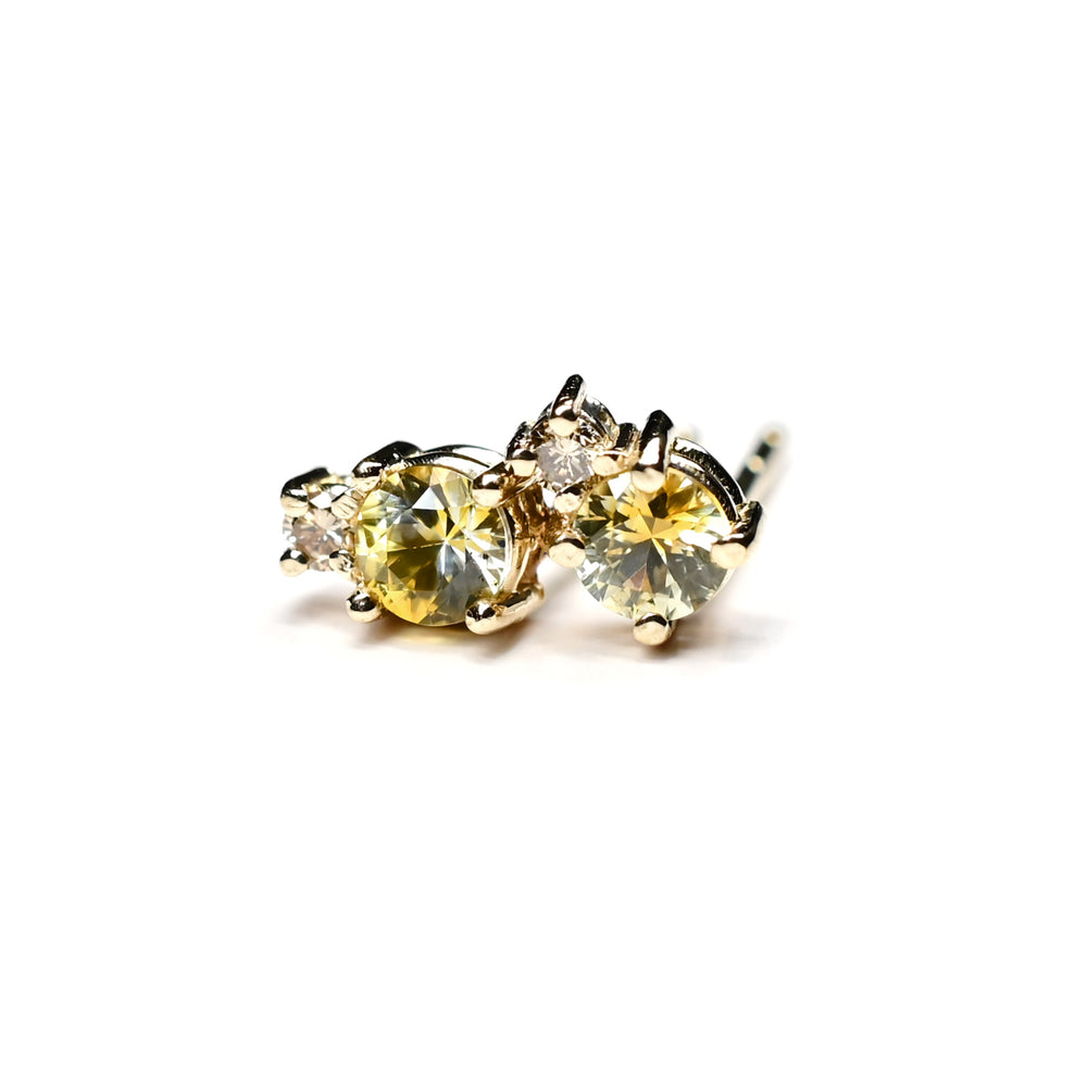 
                
                    Load image into Gallery viewer, Linga Studs Sapphire
                
            
