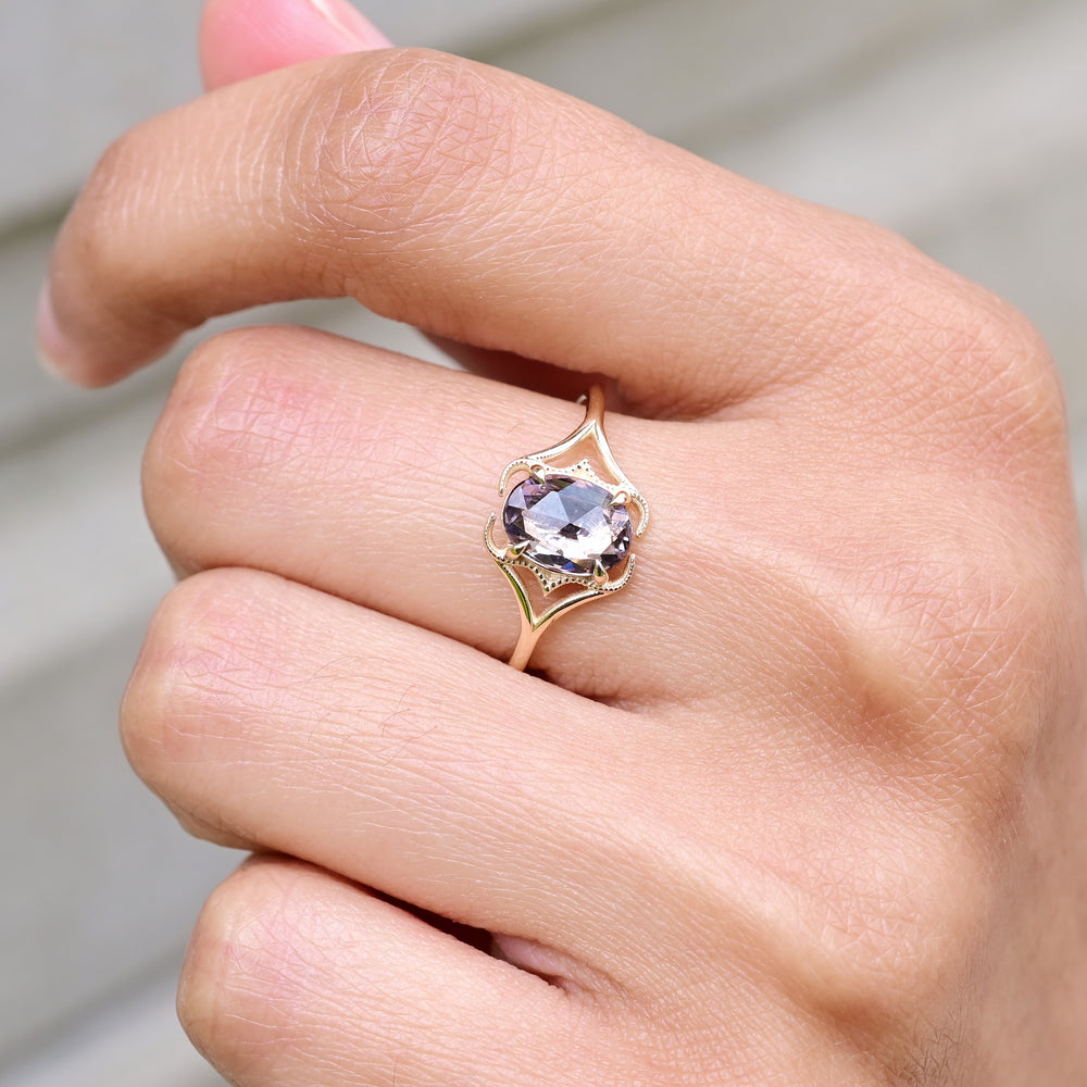 
                
                    Load image into Gallery viewer, Spinel Clova Ring - Miarante
                
            